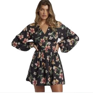 🌺 Chic Floral Long Sleeve Dress